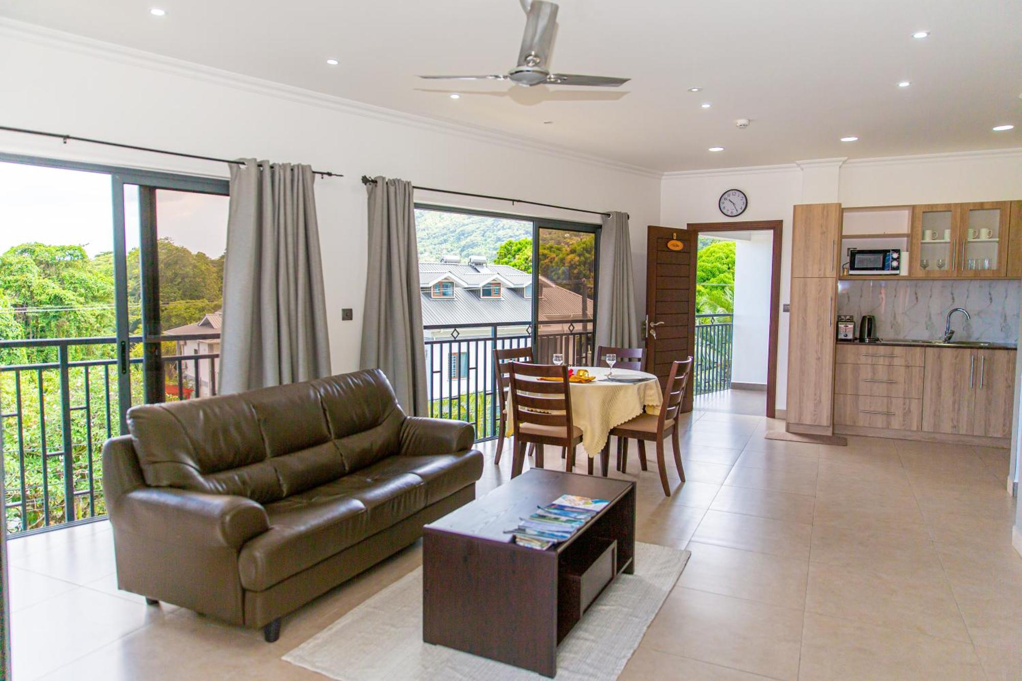 B Holiday Apartments Beau Vallon  Esterno foto