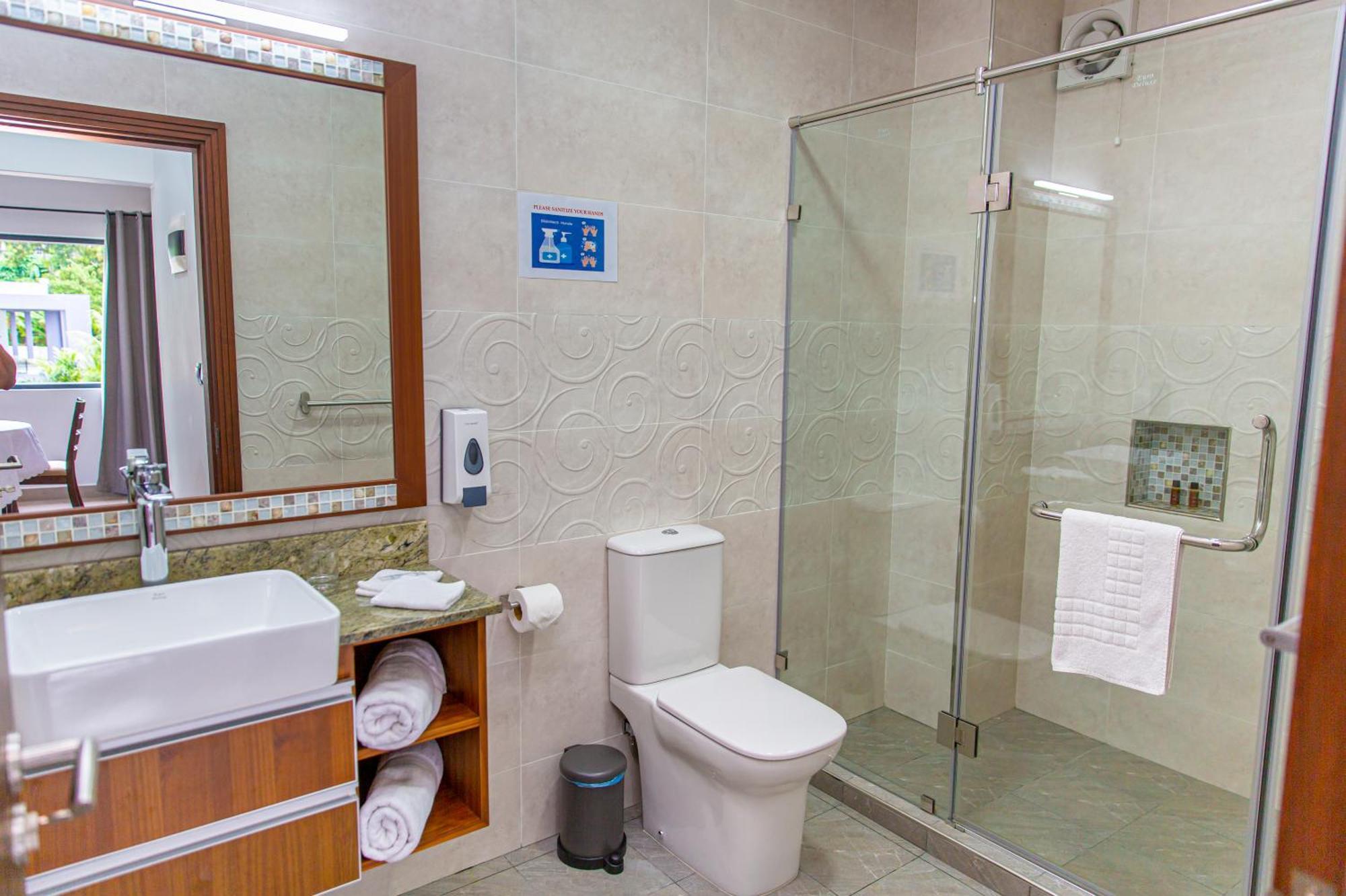 B Holiday Apartments Beau Vallon  Esterno foto