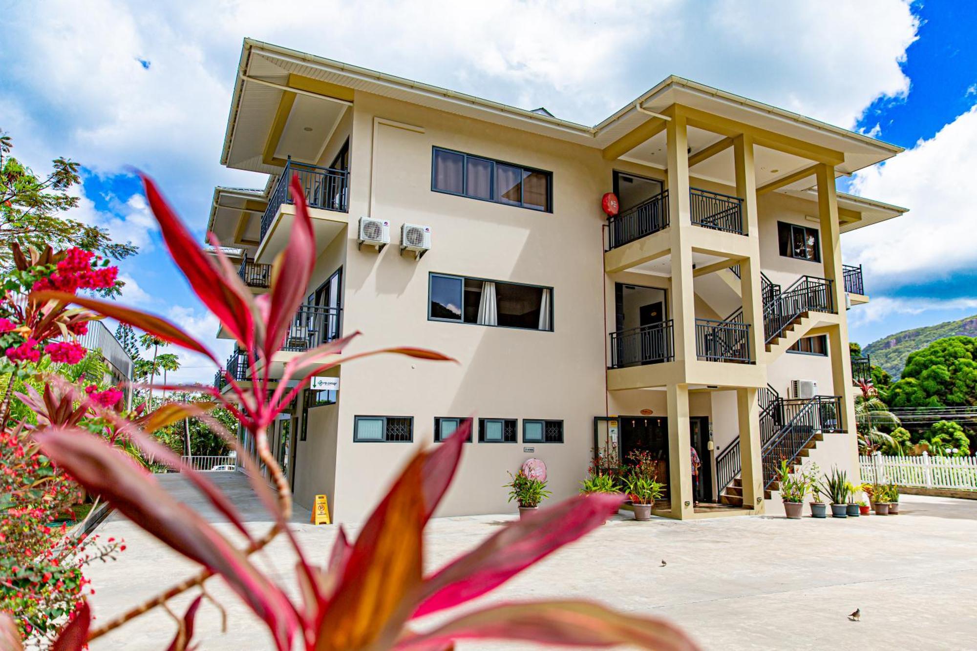 B Holiday Apartments Beau Vallon  Esterno foto
