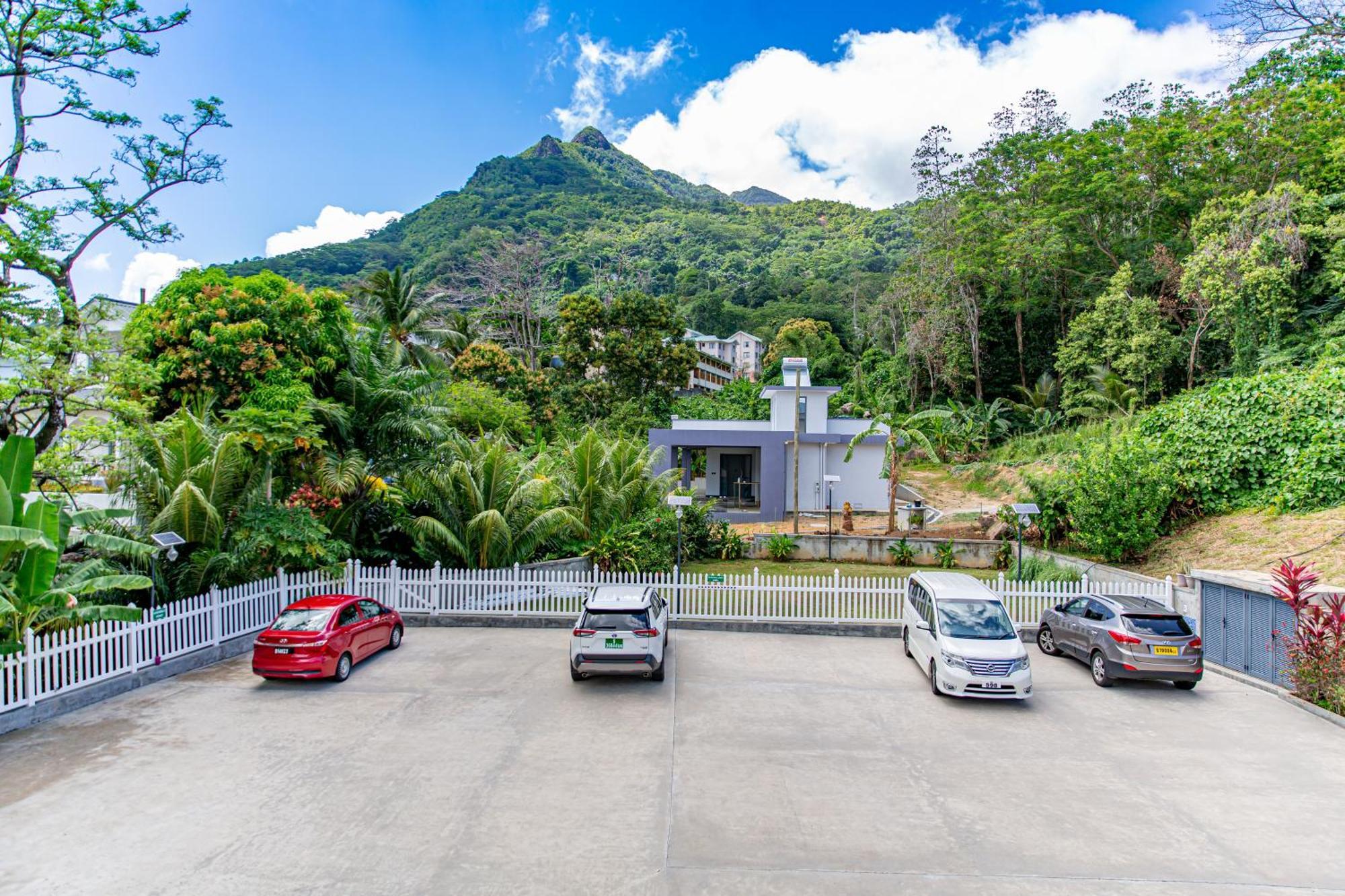 B Holiday Apartments Beau Vallon  Esterno foto